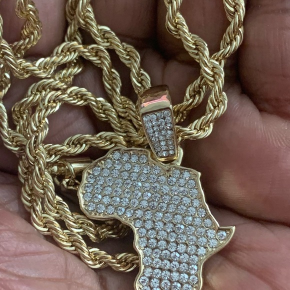 Pendant Charm & Necklace - Picture 3 of 4